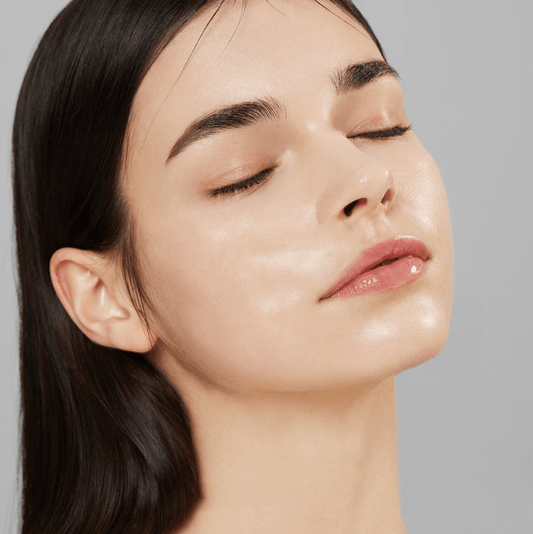 Pourquoi votre peau a besoin de la nuit pour rayonner - Lumiaglow